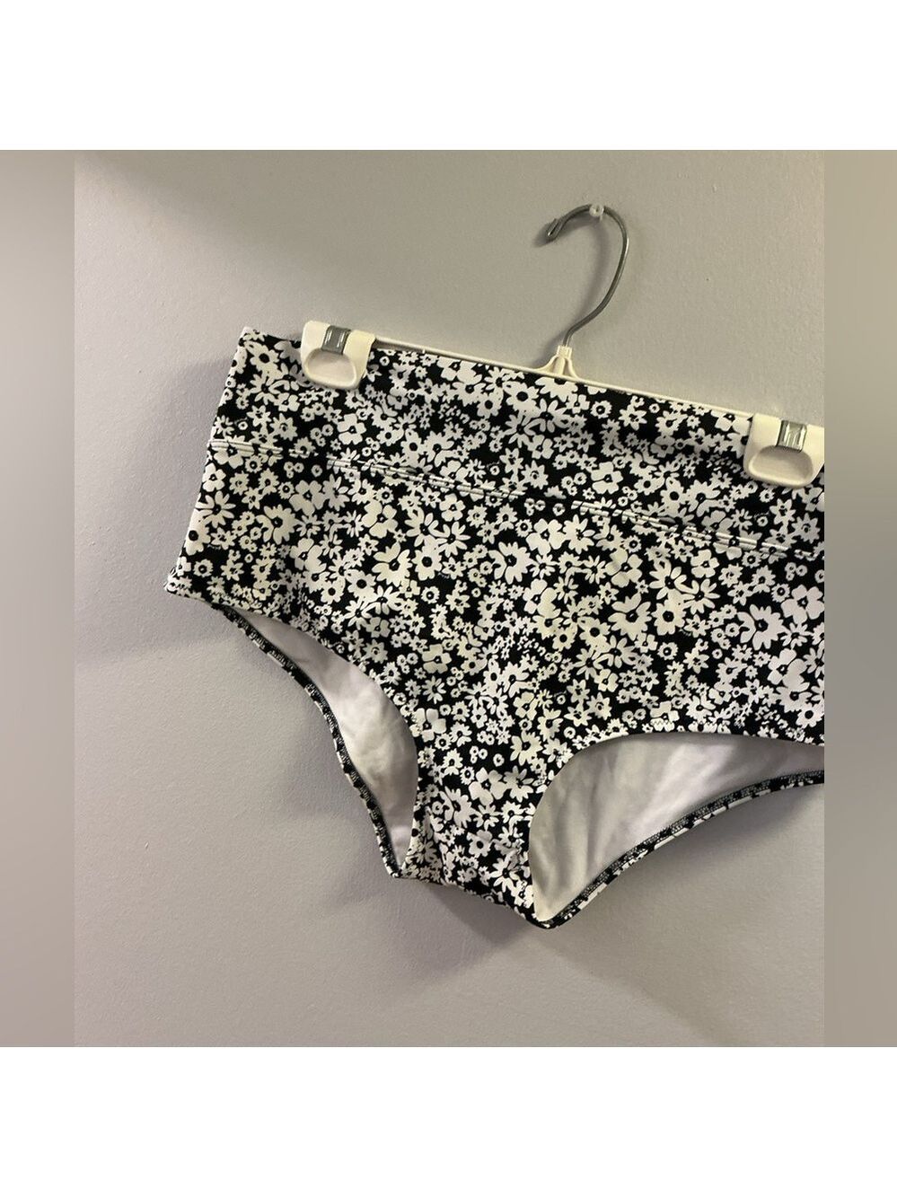 Victoria’s Secret Pink High Waist Bikini Bottoms Black White Floral XXL - Picture 4 of 11